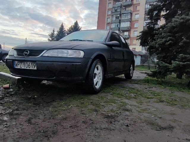 Черный Опель Вектра, объемом двигателя 2 л и пробегом 230 тыс. км за 1705 $, фото 1 на Automoto.ua