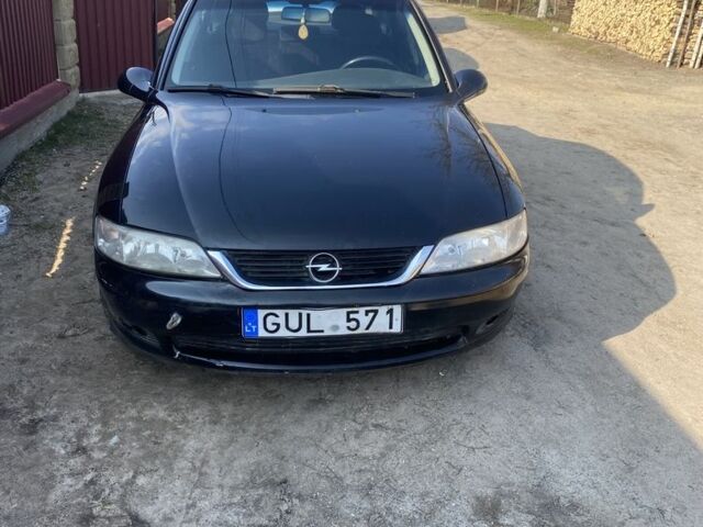 Черный Опель Вектра, объемом двигателя 0 л и пробегом 250 тыс. км за 750 $, фото 1 на Automoto.ua
