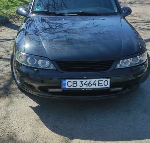Черный Опель Вектра, объемом двигателя 1.8 л и пробегом 184 тыс. км за 4200 $, фото 1 на Automoto.ua