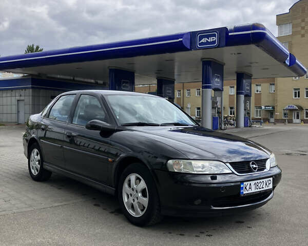 Черный Опель Вектра, объемом двигателя 1.8 л и пробегом 173 тыс. км за 5100 $, фото 1 на Automoto.ua