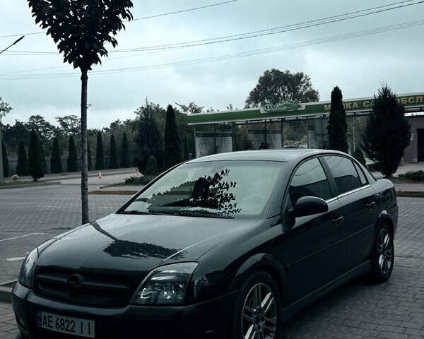 Черный Опель Вектра, объемом двигателя 2.2 л и пробегом 240 тыс. км за 5500 $, фото 1 на Automoto.ua
