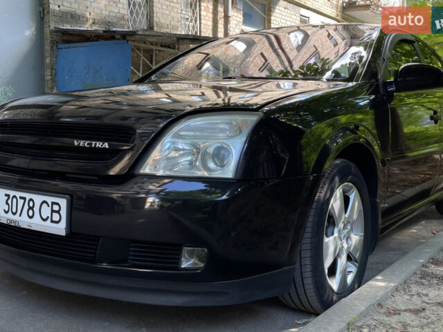 Чорний Опель Вектра, об'ємом двигуна 2.2 л та пробігом 320 тис. км за 4700 $, фото 1 на Automoto.ua