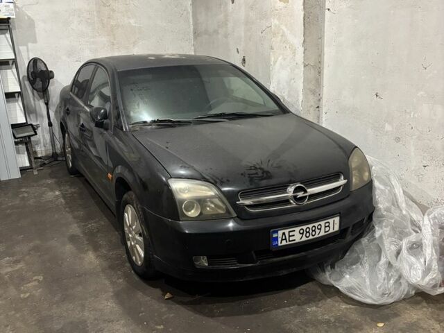 Черный Опель Вектра, объемом двигателя 2.2 л и пробегом 200 тыс. км за 2400 $, фото 1 на Automoto.ua