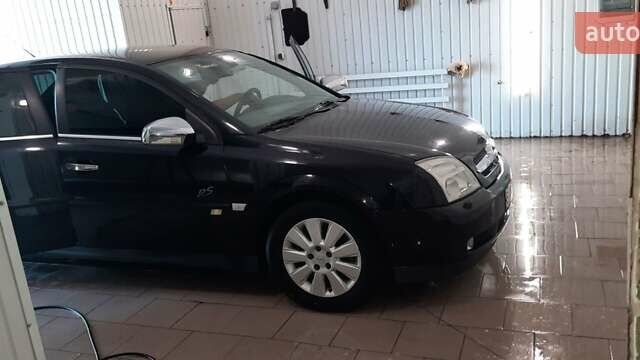 Черный Опель Вектра, объемом двигателя 3.2 л и пробегом 200 тыс. км за 4600 $, фото 1 на Automoto.ua