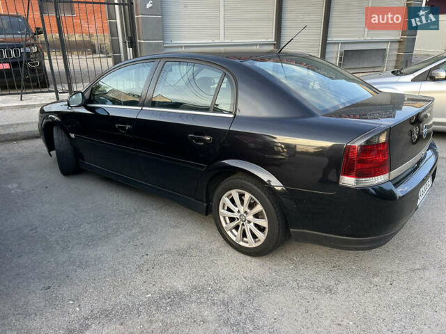 Черный Опель Вектра, объемом двигателя 3.2 л и пробегом 250 тыс. км за 3800 $, фото 1 на Automoto.ua