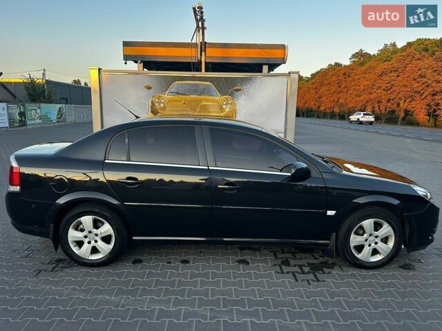 Чорний Опель Вектра, об'ємом двигуна 2.2 л та пробігом 350 тис. км за 6000 $, фото 1 на Automoto.ua