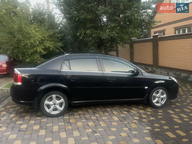 Черный Опель Вектра, объемом двигателя 1.8 л и пробегом 200 тыс. км за 4900 $, фото 1 на Automoto.ua