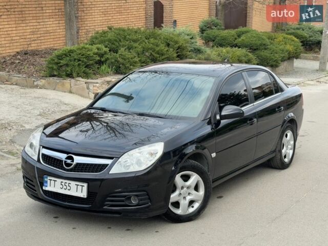 Черный Опель Вектра, объемом двигателя 2.2 л и пробегом 173 тыс. км за 5000 $, фото 1 на Automoto.ua