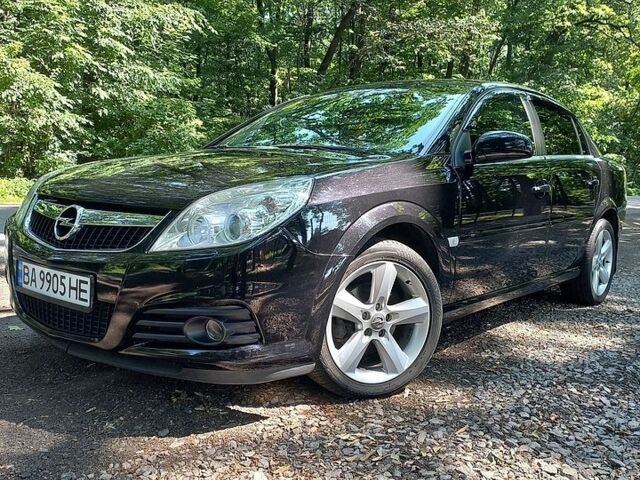 Черный Опель Вектра, объемом двигателя 2.2 л и пробегом 107 тыс. км за 7500 $, фото 1 на Automoto.ua