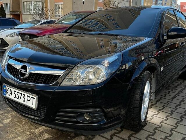 Черный Опель Вектра, объемом двигателя 2.2 л и пробегом 241 тыс. км за 5750 $, фото 1 на Automoto.ua