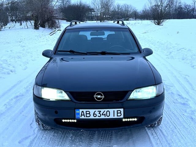 Чорний Опель Вектра, об'ємом двигуна 1.8 л та пробігом 282 тис. км за 2000 $, фото 1 на Automoto.ua