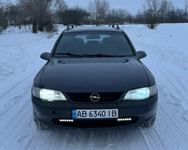 Чорний Опель Вектра, об'ємом двигуна 1.8 л та пробігом 282 тис. км за 2000 $, фото 1 на Automoto.ua