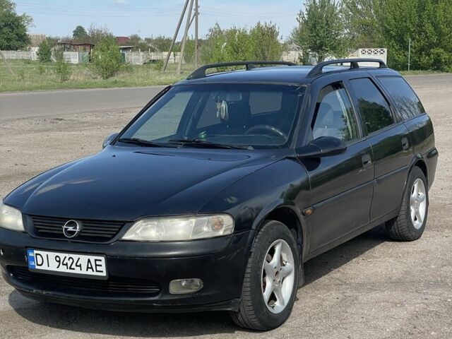 Черный Опель Вектра, объемом двигателя 1.6 л и пробегом 366 тыс. км за 2150 $, фото 1 на Automoto.ua