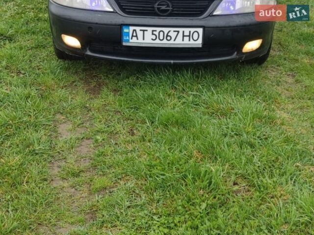 Черный Опель Вектра, объемом двигателя 1.6 л и пробегом 322 тыс. км за 1550 $, фото 1 на Automoto.ua
