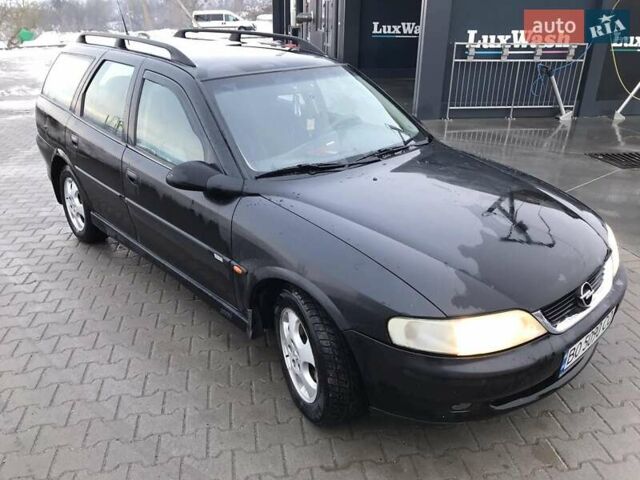Черный Опель Вектра, объемом двигателя 1.6 л и пробегом 320 тыс. км за 2200 $, фото 1 на Automoto.ua