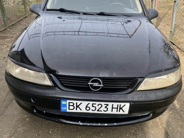 Черный Опель Вектра, объемом двигателя 1.6 л и пробегом 192 тыс. км за 1400 $, фото 1 на Automoto.ua
