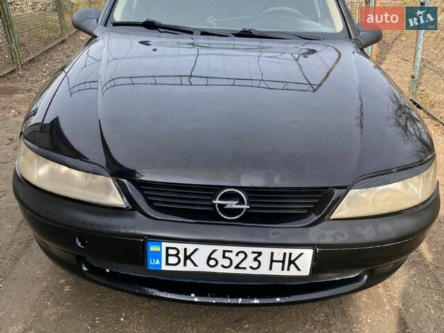 Чорний Опель Вектра, об'ємом двигуна 1.6 л та пробігом 192 тис. км за 1600 $, фото 1 на Automoto.ua