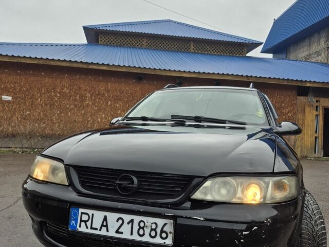 Черный Опель Вектра, объемом двигателя 1.8 л и пробегом 300 тыс. км за 1500 $, фото 1 на Automoto.ua