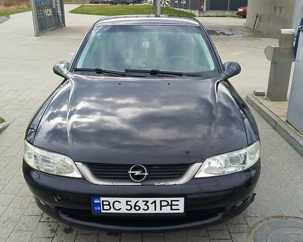 Черный Опель Вектра, объемом двигателя 2.2 л и пробегом 400 тыс. км за 3100 $, фото 1 на Automoto.ua