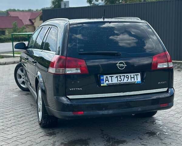 Черный Опель Вектра, объемом двигателя 1.91 л и пробегом 330 тыс. км за 5200 $, фото 1 на Automoto.ua