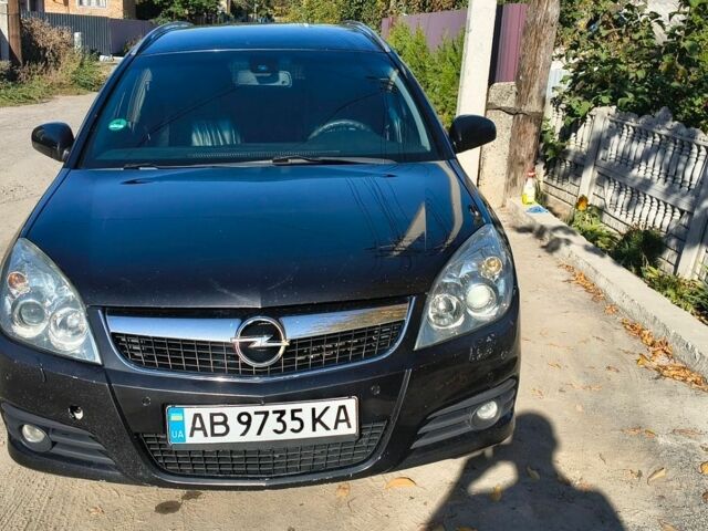 Черный Опель Вектра, объемом двигателя 2.2 л и пробегом 260 тыс. км за 5000 $, фото 1 на Automoto.ua