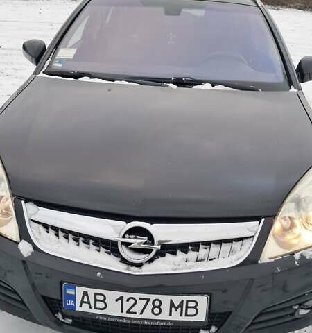 Черный Опель Вектра, объемом двигателя 1.9 л и пробегом 312 тыс. км за 5500 $, фото 1 на Automoto.ua