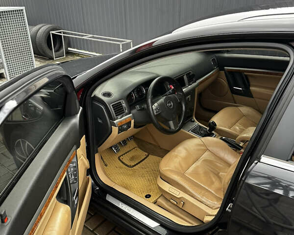 Черный Опель Вектра, объемом двигателя 1.9 л и пробегом 277 тыс. км за 5500 $, фото 1 на Automoto.ua