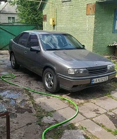 Черный Опель Вектра, объемом двигателя 1.6 л и пробегом 300 тыс. км за 1650 $, фото 1 на Automoto.ua