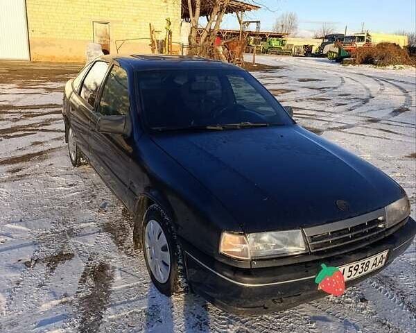 Черный Опель Вектра, объемом двигателя 1.6 л и пробегом 400 тыс. км за 1200 $, фото 1 на Automoto.ua