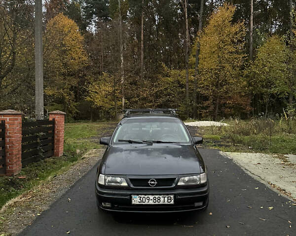 Черный Опель Вектра, объемом двигателя 2 л и пробегом 424 тыс. км за 1300 $, фото 1 на Automoto.ua