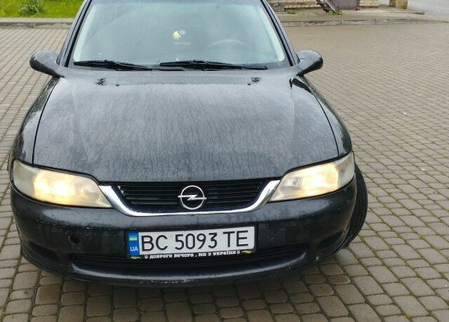 Черный Опель Вектра, объемом двигателя 2 л и пробегом 444 тыс. км за 2150 $, фото 1 на Automoto.ua