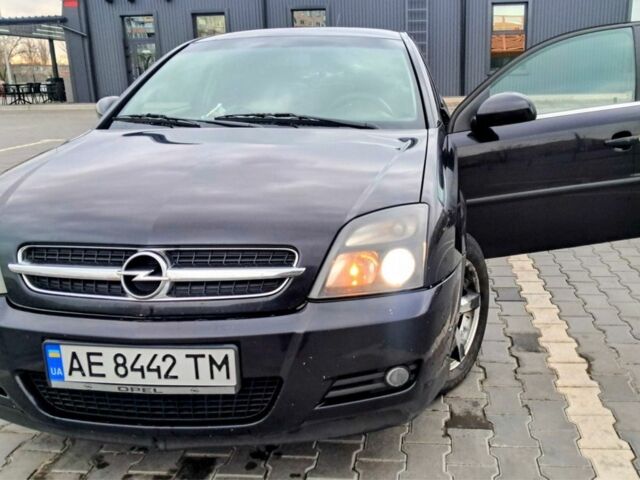 Черный Опель Вектра, объемом двигателя 2.2 л и пробегом 340 тыс. км за 5500 $, фото 1 на Automoto.ua