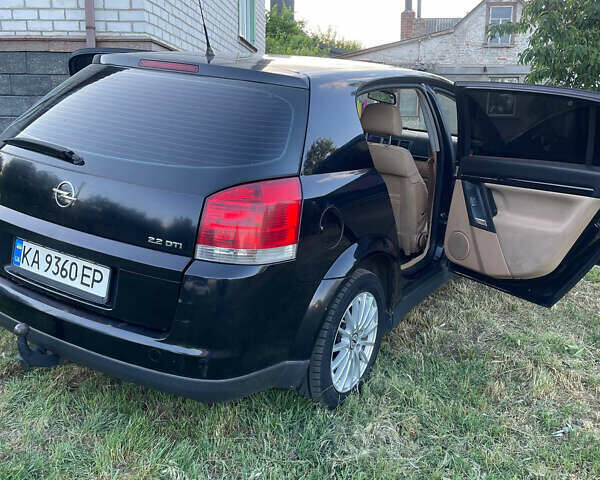 Чорний Опель Вектра, об'ємом двигуна 2.2 л та пробігом 350 тис. км за 4000 $, фото 1 на Automoto.ua