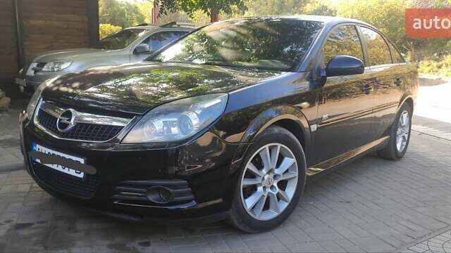 Черный Опель Вектра, объемом двигателя 1.9 л и пробегом 318 тыс. км за 6600 $, фото 1 на Automoto.ua