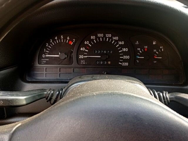 Фиолетовый Опель Вектра, объемом двигателя 1.8 л и пробегом 337 тыс. км за 1800 $, фото 1 на Automoto.ua