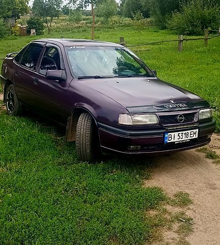 Фиолетовый Опель Вектра, объемом двигателя 2 л и пробегом 333 тыс. км за 2000 $, фото 1 на Automoto.ua