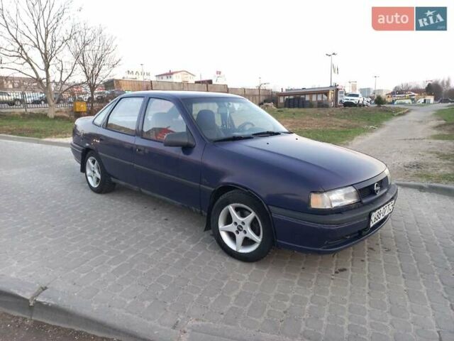 Фиолетовый Опель Вектра, объемом двигателя 1.8 л и пробегом 307 тыс. км за 1900 $, фото 1 на Automoto.ua