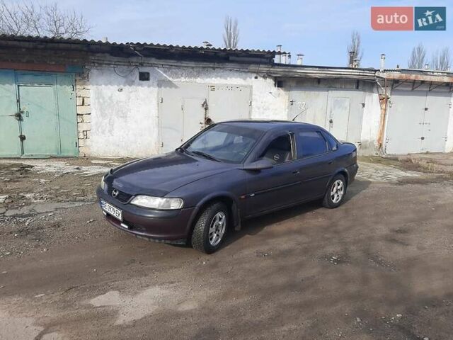 Фиолетовый Опель Вектра, объемом двигателя 1.6 л и пробегом 315 тыс. км за 3350 $, фото 1 на Automoto.ua
