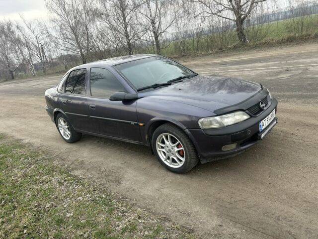 Фиолетовый Опель Вектра, объемом двигателя 1.6 л и пробегом 341 тыс. км за 1550 $, фото 1 на Automoto.ua