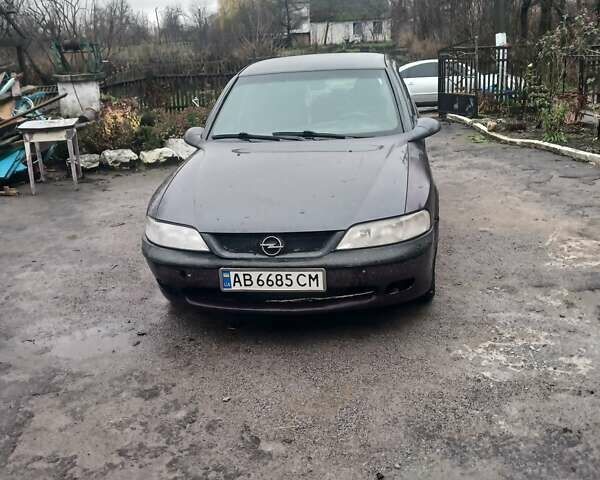 Фиолетовый Опель Вектра, объемом двигателя 1.79 л и пробегом 888 тыс. км за 1500 $, фото 1 на Automoto.ua