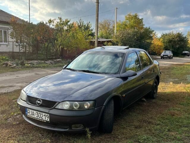 Фиолетовый Опель Вектра, объемом двигателя 8 л и пробегом 300 тыс. км за 1000 $, фото 1 на Automoto.ua