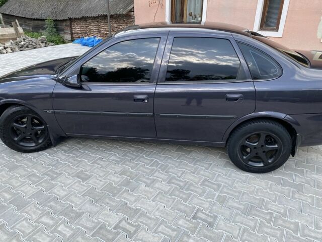 Фіолетовий Опель Вектра, об'ємом двигуна 1.8 л та пробігом 297 тис. км за 2200 $, фото 1 на Automoto.ua