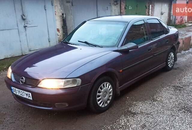 Фиолетовый Опель Вектра, объемом двигателя 1.6 л и пробегом 361 тыс. км за 2150 $, фото 1 на Automoto.ua