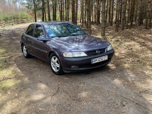 Фиолетовый Опель Вектра, объемом двигателя 2 л и пробегом 388 тыс. км за 1800 $, фото 1 на Automoto.ua
