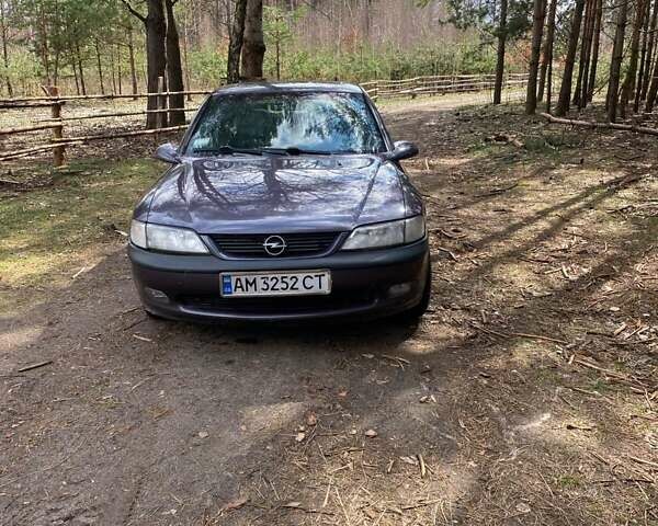 Фиолетовый Опель Вектра, объемом двигателя 2 л и пробегом 388 тыс. км за 1800 $, фото 1 на Automoto.ua