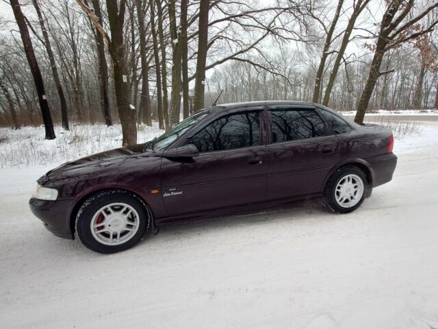 Фіолетовий Опель Вектра, об'ємом двигуна 1.6 л та пробігом 150 тис. км за 3800 $, фото 1 на Automoto.ua