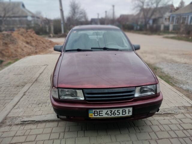 Красный Опель Вектра, объемом двигателя 2 л и пробегом 320 тыс. км за 1600 $, фото 1 на Automoto.ua
