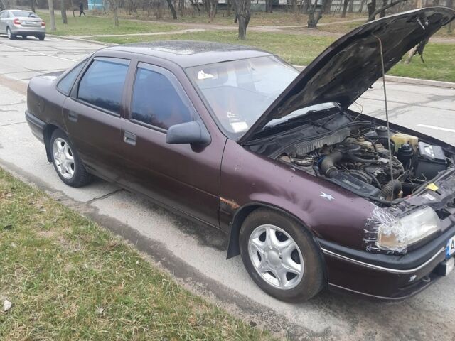 Красный Опель Вектра, объемом двигателя 1.8 л и пробегом 200 тыс. км за 903 $, фото 1 на Automoto.ua