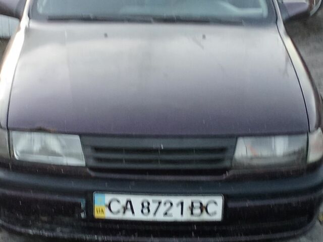 Красный Опель Вектра, объемом двигателя 1.8 л и пробегом 333 тыс. км за 500 $, фото 1 на Automoto.ua