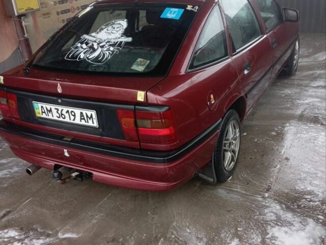 Красный Опель Вектра, объемом двигателя 2 л и пробегом 300 тыс. км за 1300 $, фото 1 на Automoto.ua